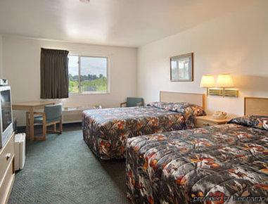 Northwoods Inn And Suites Ely Room photo