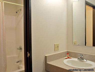 Northwoods Inn And Suites Ely Room photo